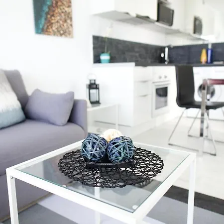 Апартаменти Portonovo Paraiso - Sea View - Piscina - Wifi - Old Town