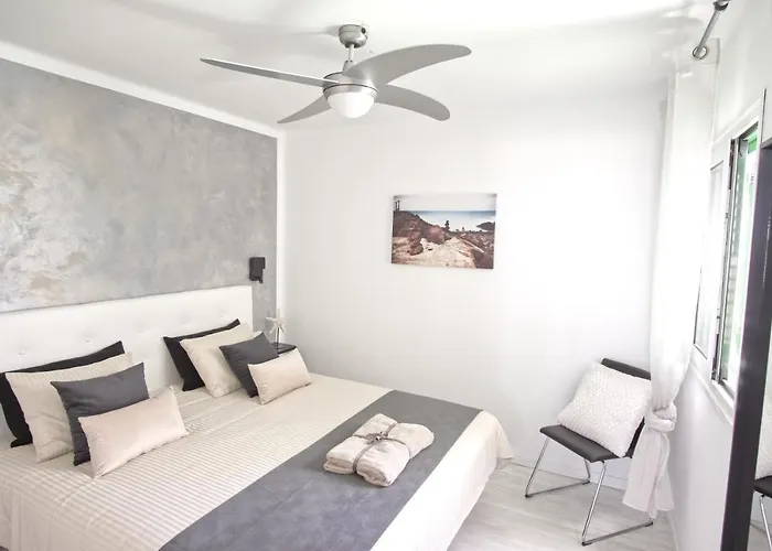 Portonovo Paraiso - Sea View - Piscina - Wifi - Old Town 公寓 卡门港